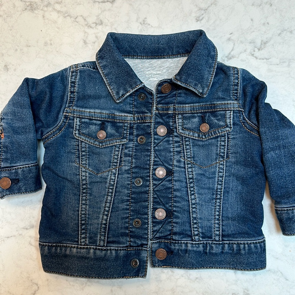 Baby gap snap button Jean jacket lined inside 6-12m